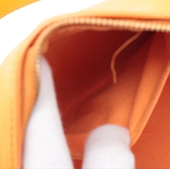 Authentic Louis Vuitton Epi Soufflot - Picture 11 of 14